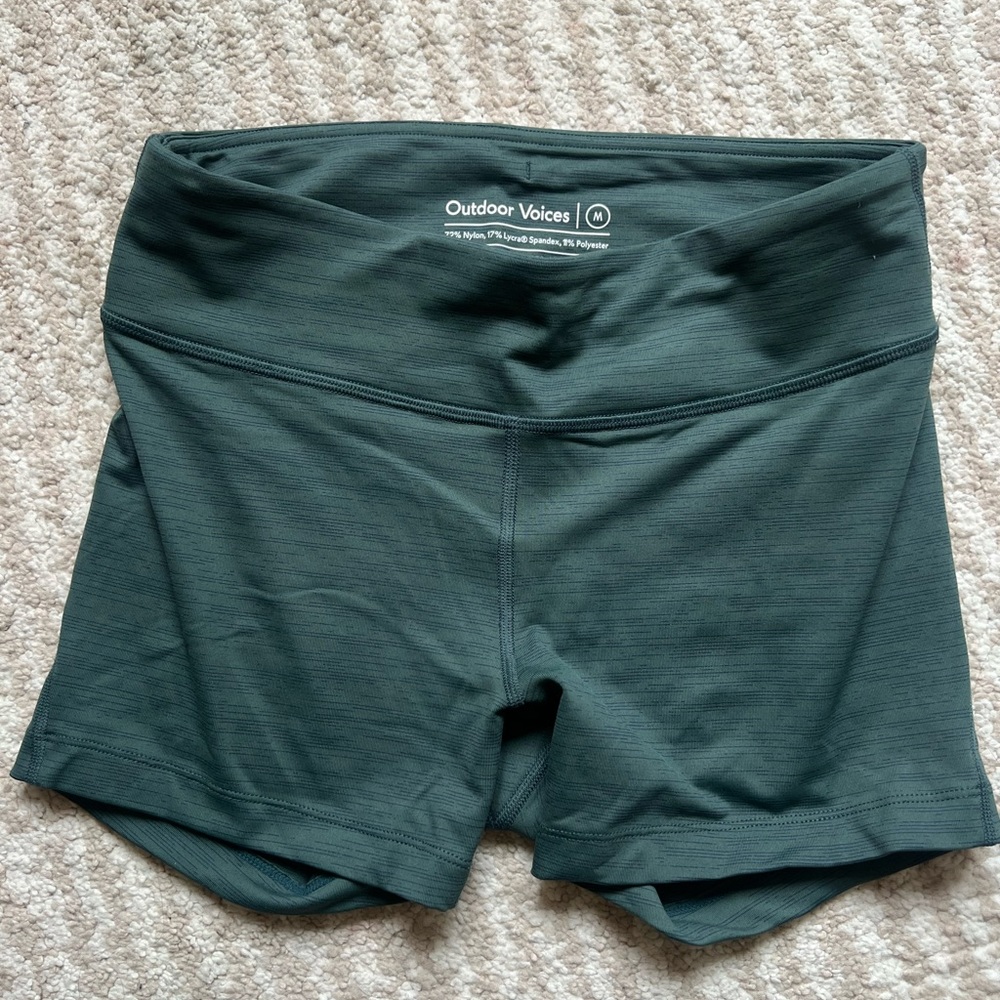 Dark Green Outdoor Voices TexhSweat Flex 3.5” Short in size M (worn 2x)